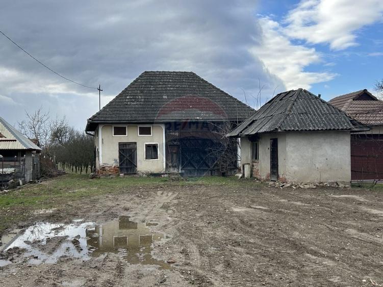 Constructie de caramida cu 3 camere de vânzare in centrul com. Salsig - 4