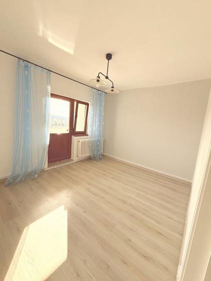 Urgent! Apartament Centru gara 3 camere bloc pe cadre - 2