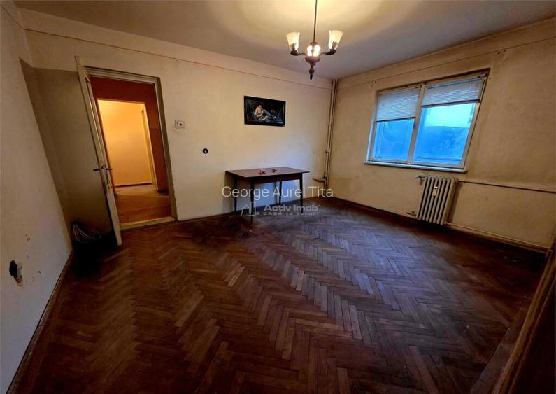 3 camere, 48 mp, etaj 2 din 4, zona Crang, Aleea Tineretului