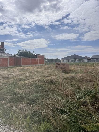 Teren de vanzare de 500 mp , pret / parcela .Usor neg - 1