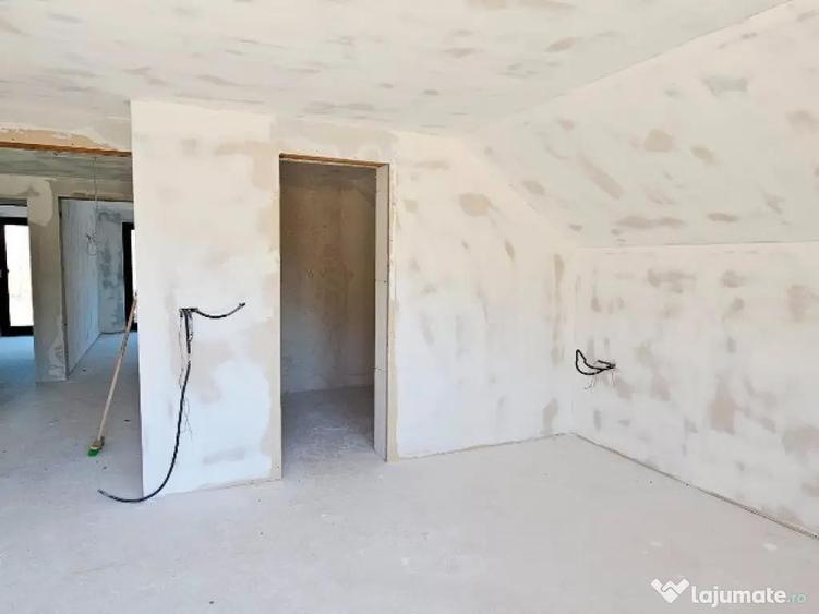 Casa P+M si 1400 mp teren,langa parau si padure, com.Piatra Soimului - 9