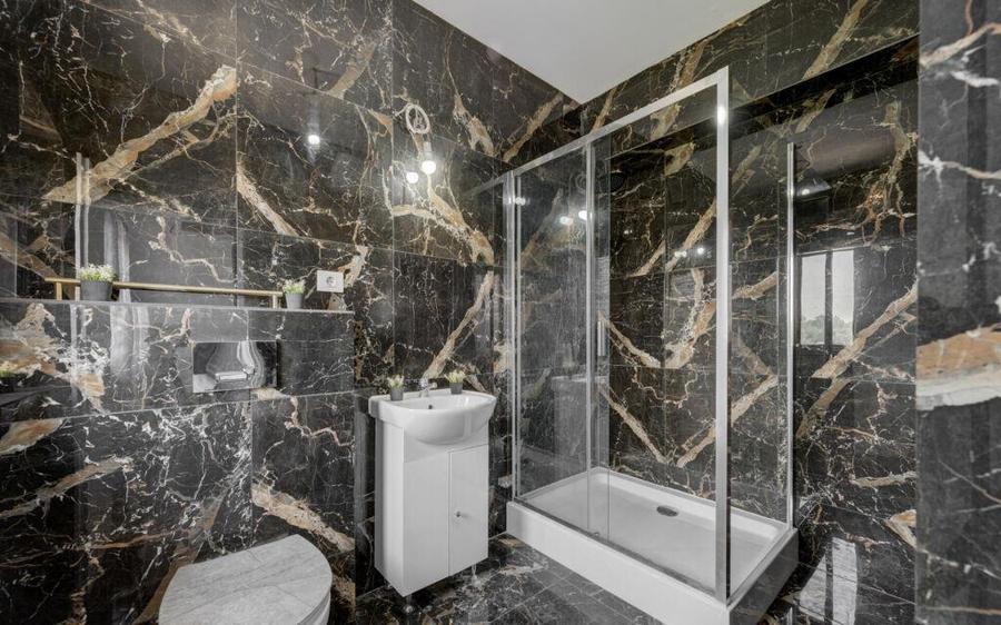 Casa moderna 3 dormitoare,140m2,living generos, loc - 4