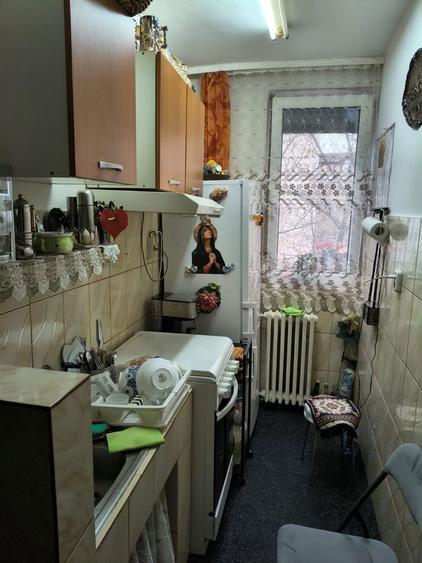 Vand apartament 2 camere zona Rogerius - 1