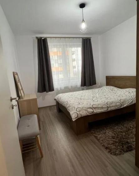 Apartament 2 camere, decomandat - zona Tractorul - 2