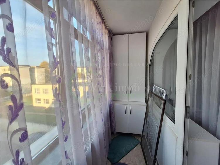 Apartament 3 camere semidecomandat, renovat si semi-mobilat, zona Cora-Bacau - 13