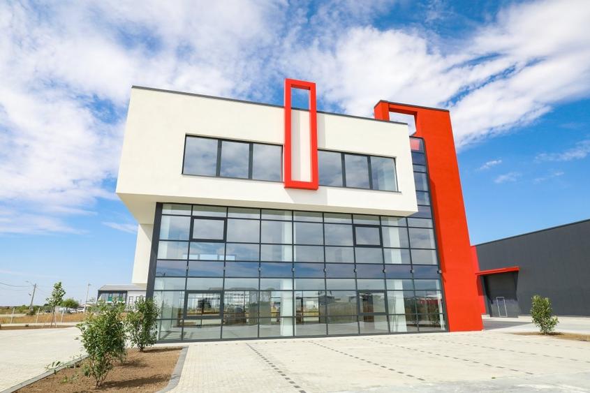 Spații birouri și hale depozitare în proximitatea autostrăzii  Craiova Pitești - 2