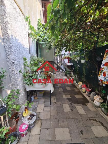 Apartament in casa--64.900 euro - 9