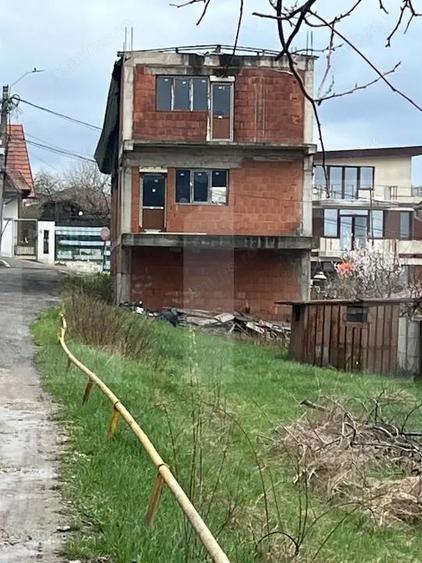Teren 600 mp in Baciu oportunitate unica, casa inclusa - 1