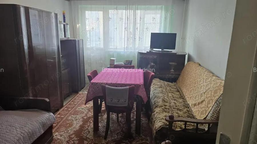 Vand apartament 2 camere cu intrari separate (circular) in Deva, str. Zamfirescu, etaj 3,