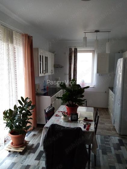 Inchiriez apartament cu 3 camere si 3 balcoane in Sibiu