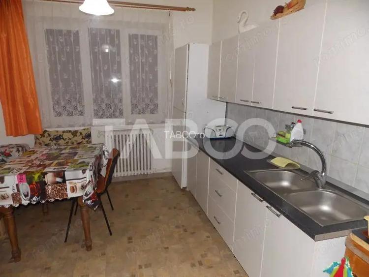 Casa individuala cu 3 camere 2 bai 2 bucatarii in zona Terezian Casa individuala cu 3 camere 2 bai 2 bucatarii in zona Terezian