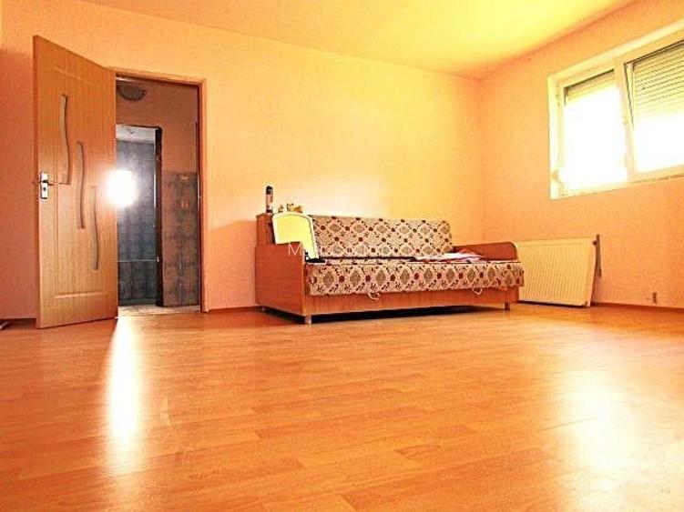 Spatios, zona buna!! Vanzare apartamemt cu 2 camere in Targoviste - Micro 11.