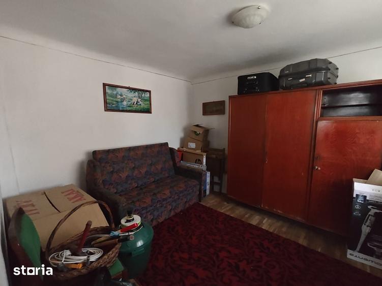 Casă cu 5 camere cu Teren 594 Mp în Trușești