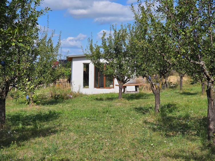 Teren de 6932 mp, în Cuca