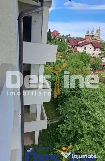 Casă cu 11 camere cu Teren 500 Mp în Valea Lupului