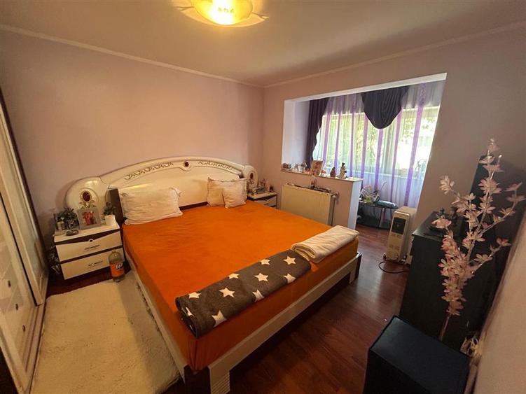 Apartament cu 4 camere decomandat în Brăilei