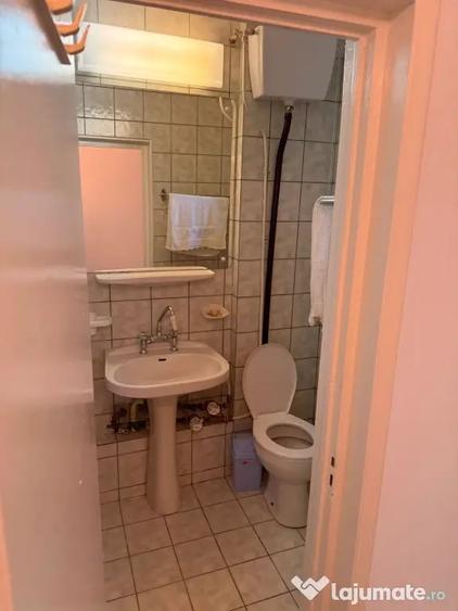 Apartament cu 3 camere decomandat în Dristor