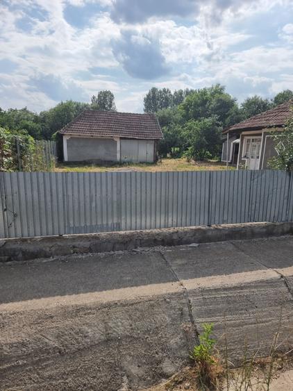 Casă cu 4 camere în Borzești
