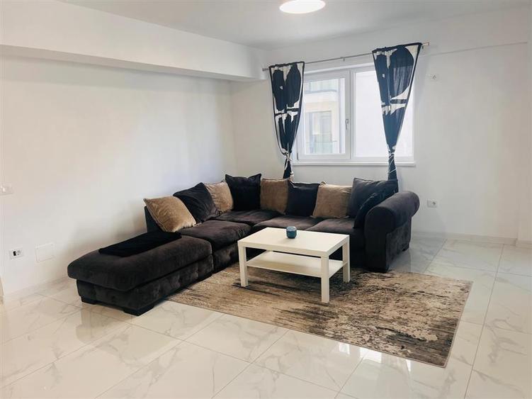 Apartament cu 2 camere semidecomandat, mobilat în Calea București