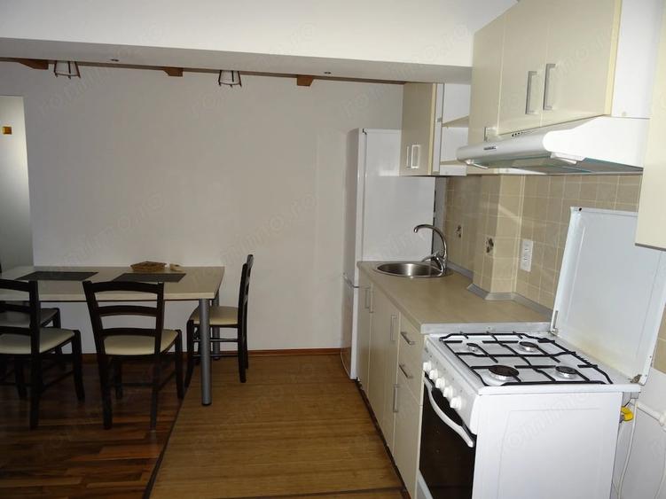 Apartament cu 2 camere semidecomandat în P-ța Unirii