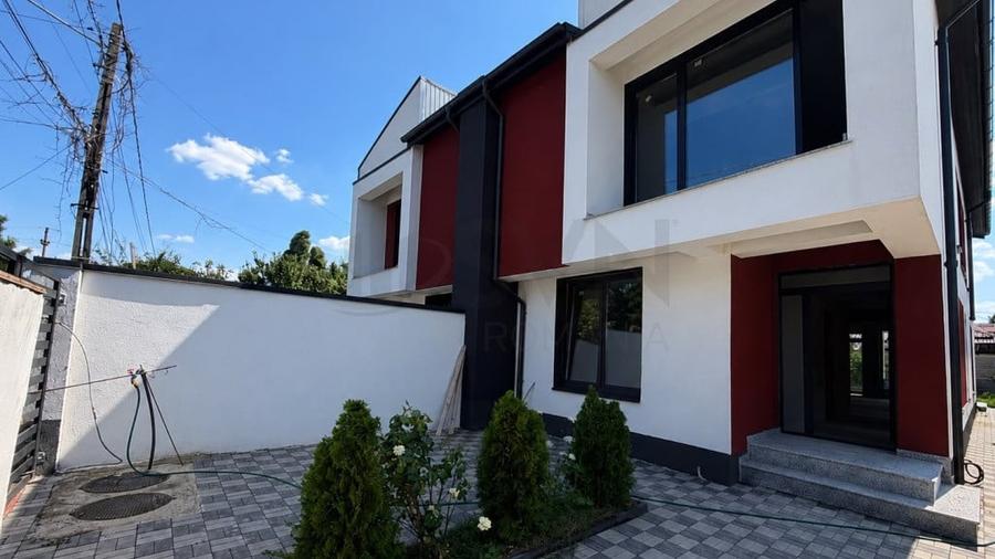 Casă cu 5 camere cu Teren 252 Mp în Central