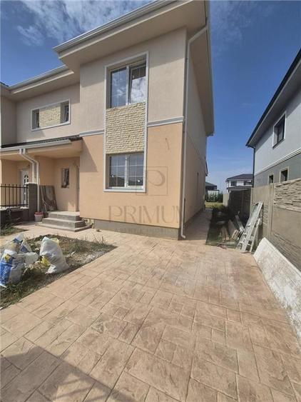 Duplex cu 4 camere cu Teren 300 Mp în Moșnița Nouă
