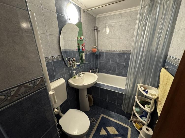 Apartament cu 2 camere semidecomandat în Rogerius