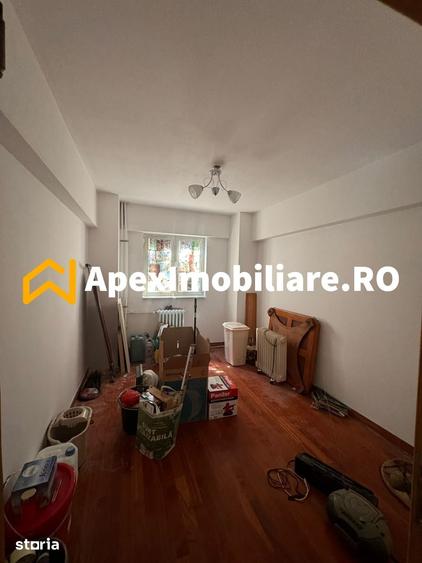 Apartament cu 3 camere decomandat în Drumul Taberei