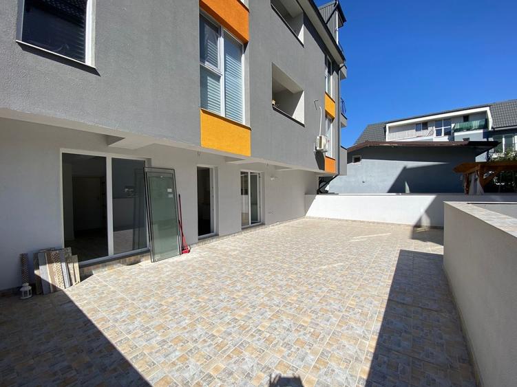 Apartament cu 2 camere semidecomandat, mobilat în Sud-Vest