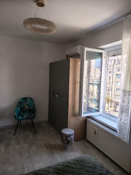 Garsonieră decomandată în P-ța Romană