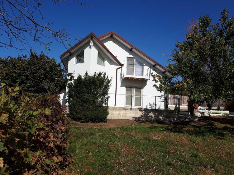 Casă cu 4 camere în Miroslava
