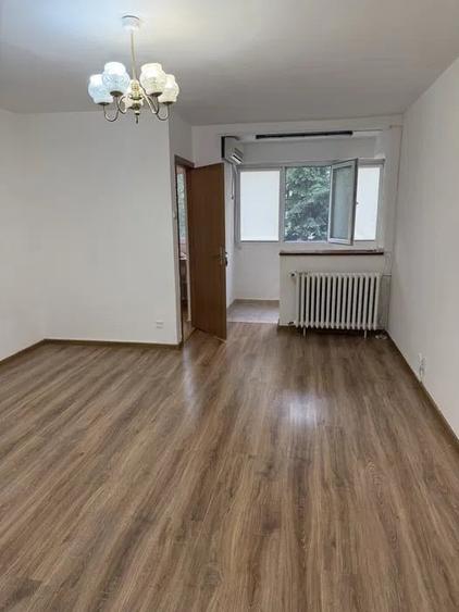 Garsonieră decomandată în Drumul Taberei