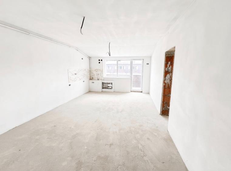 Apartament cu 2 camere semidecomandat în Sânpetru