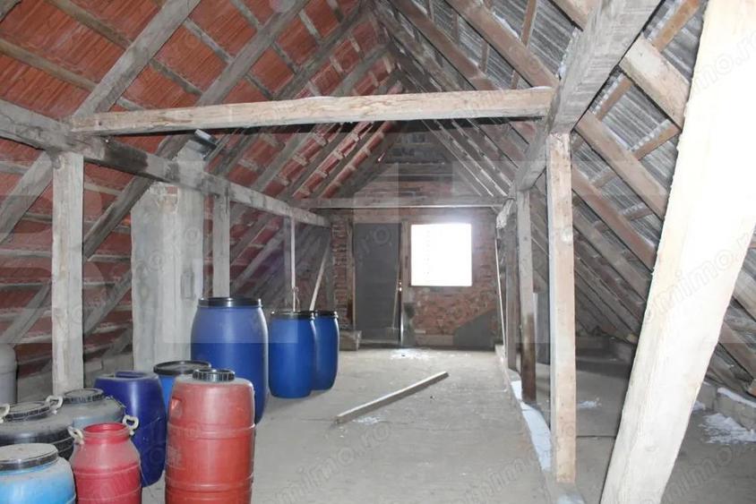 Casa solida cu teren in Boro?neu Mic lini?te si natura - 15