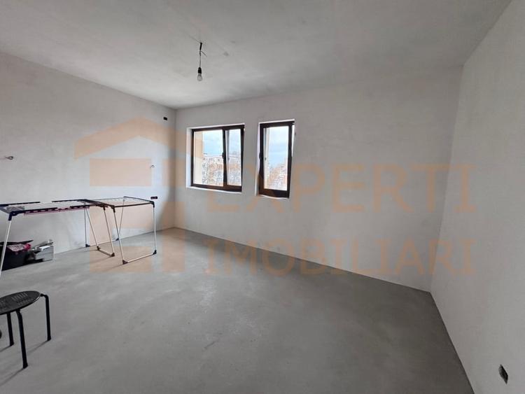 Apartament 3 camere situat in zona Dacia - 2