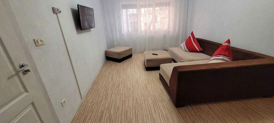 Garsoniera cf 1 Onesti, zona de jos, parter. 0757. 678. 898 - 1