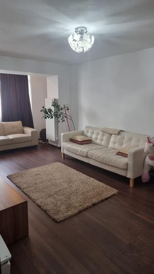 Apartament 3 camere de vânzare - zonă centrală, mobilat și utilat. - 1