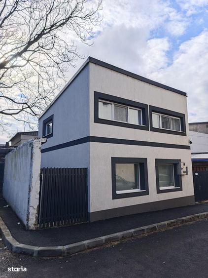 Casa cu etaj ?i curte I C Frimu - 1