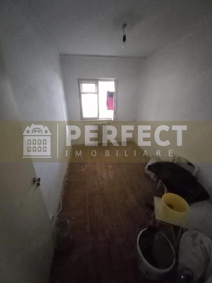 Ap.3 camere PARTER 9 Mai DECOMANDAT pret 79800 euro - 2