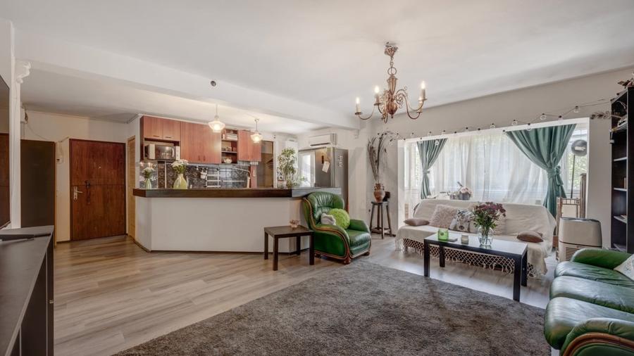 REA1024662 Apartament 4 camere de vanzare Alba Iulia l Decebal - 1