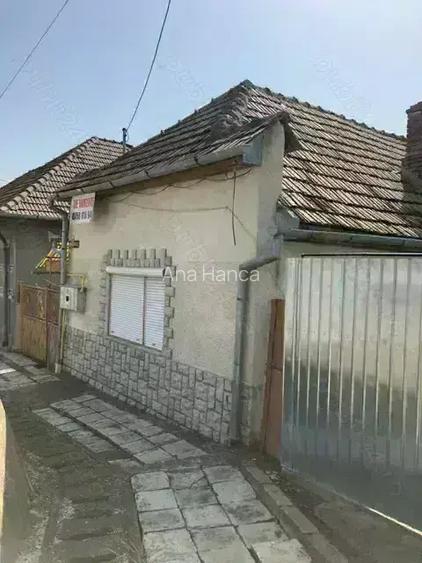 Casa 3 camere, D+P, zona centrala