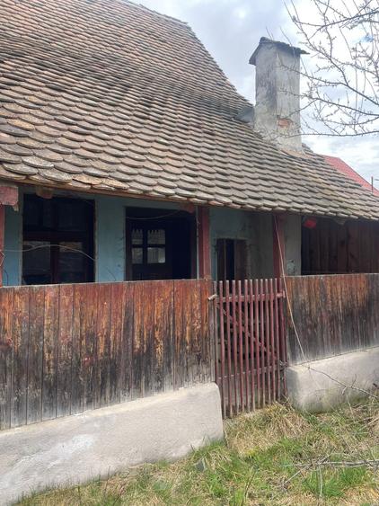 Casa veche cu sura zona linistita - 10