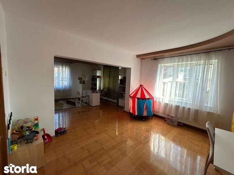 Casa individuala de inchiriat | 300 mp utili - 1000 teren - 18