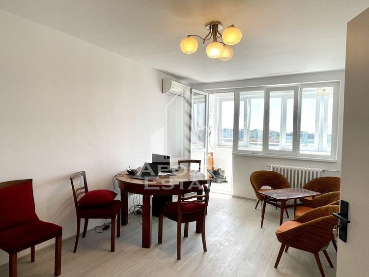 Apartament cu trei camere decomandat Bd. Cetatii - 5