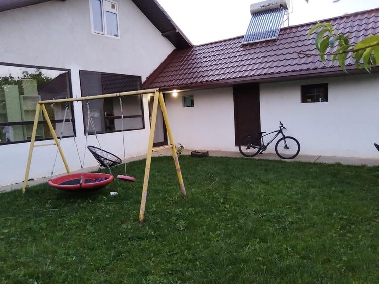 Casă cu 4 camere în Drajna Nouă