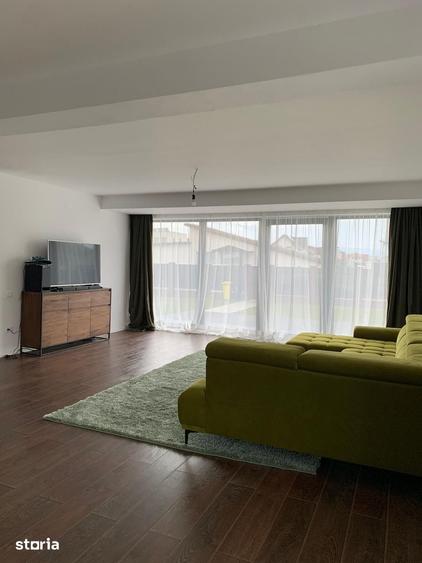 Casă cu 5 camere cu Teren 556 Mp în Exterior Vest