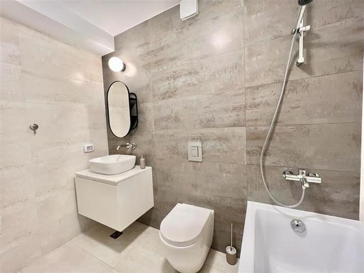 Apartament cu 3 camere semidecomandat, mobilat în Herăstrău