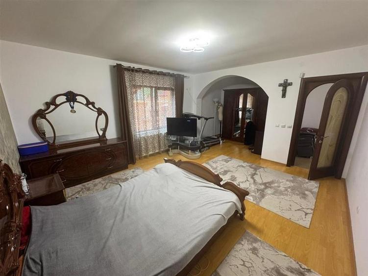 Casa Focsani, zona LIDL centru-str Alecu Russo, 485 mp teren ,casa P+1+M - 11