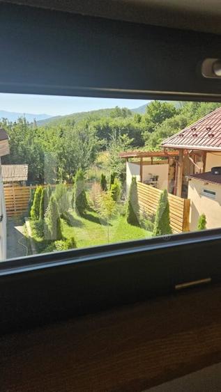 Casă modernă de închiriat, cu garaj generos – Tocile, Sadu - 10