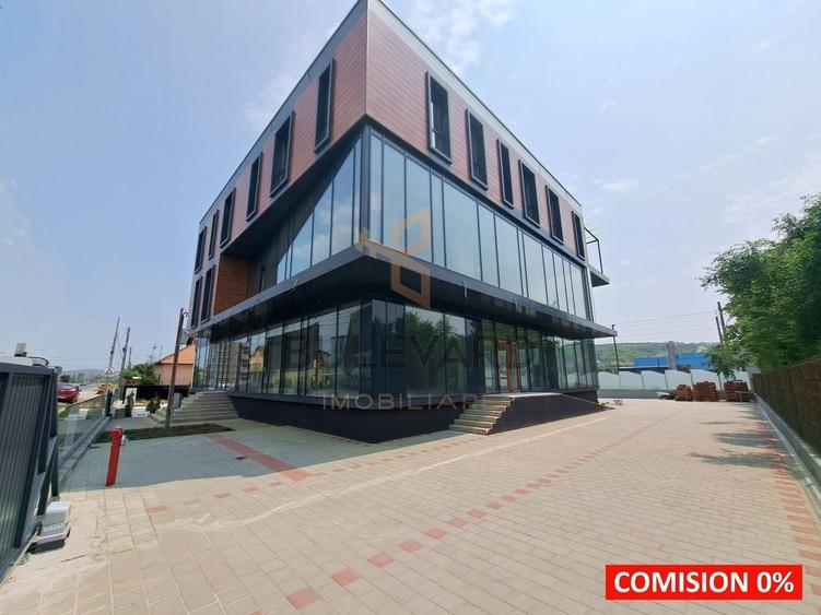 Cladire comerciala situata la drum intens circulat, 1365 mp utili + 20 parcari - 1